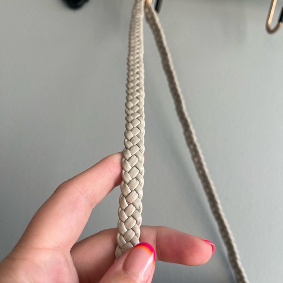 Vintage Derek Alexander Shoulder Bag in a light Cream colour - Picture 6 of 10